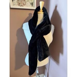 Sprigs Faux Fur Pull Through Scarf With Secret Pocket Black New Very Soft